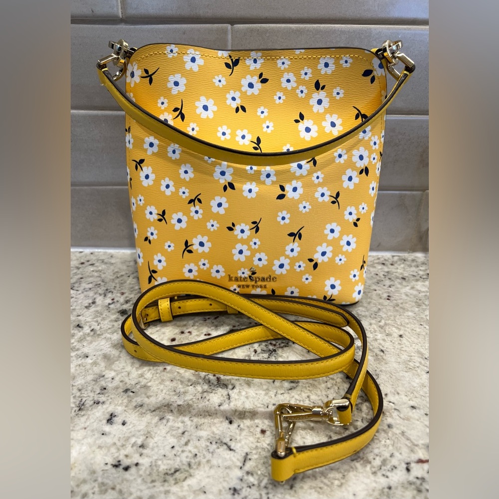 Kate Spade Darcy Small Bucket Bag